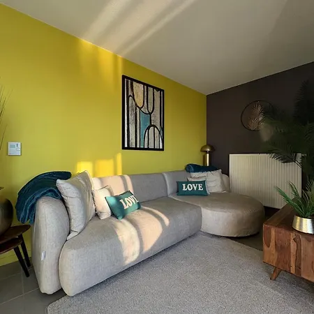 Unique, Colore En Citadelle דירה