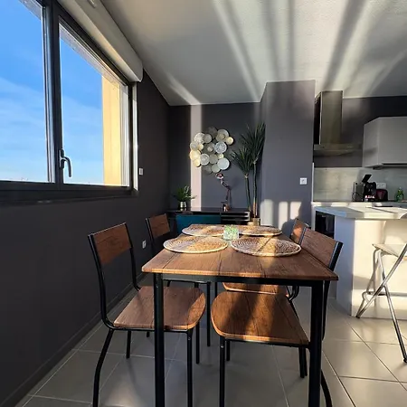 Unique, Colore En Citadelle דירה *